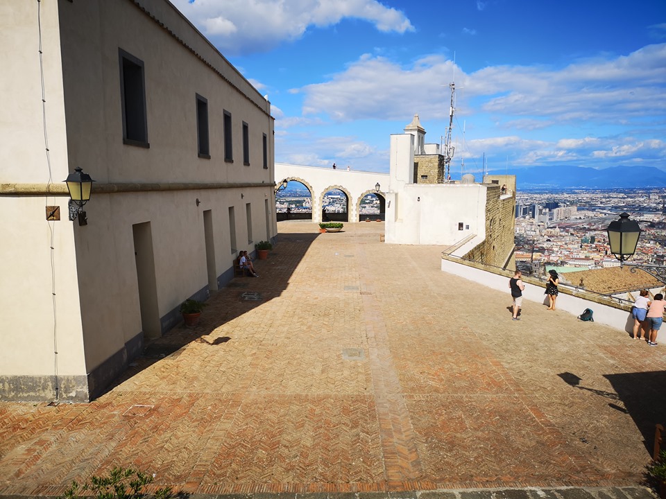 Castel Sant'elmo spiazzato